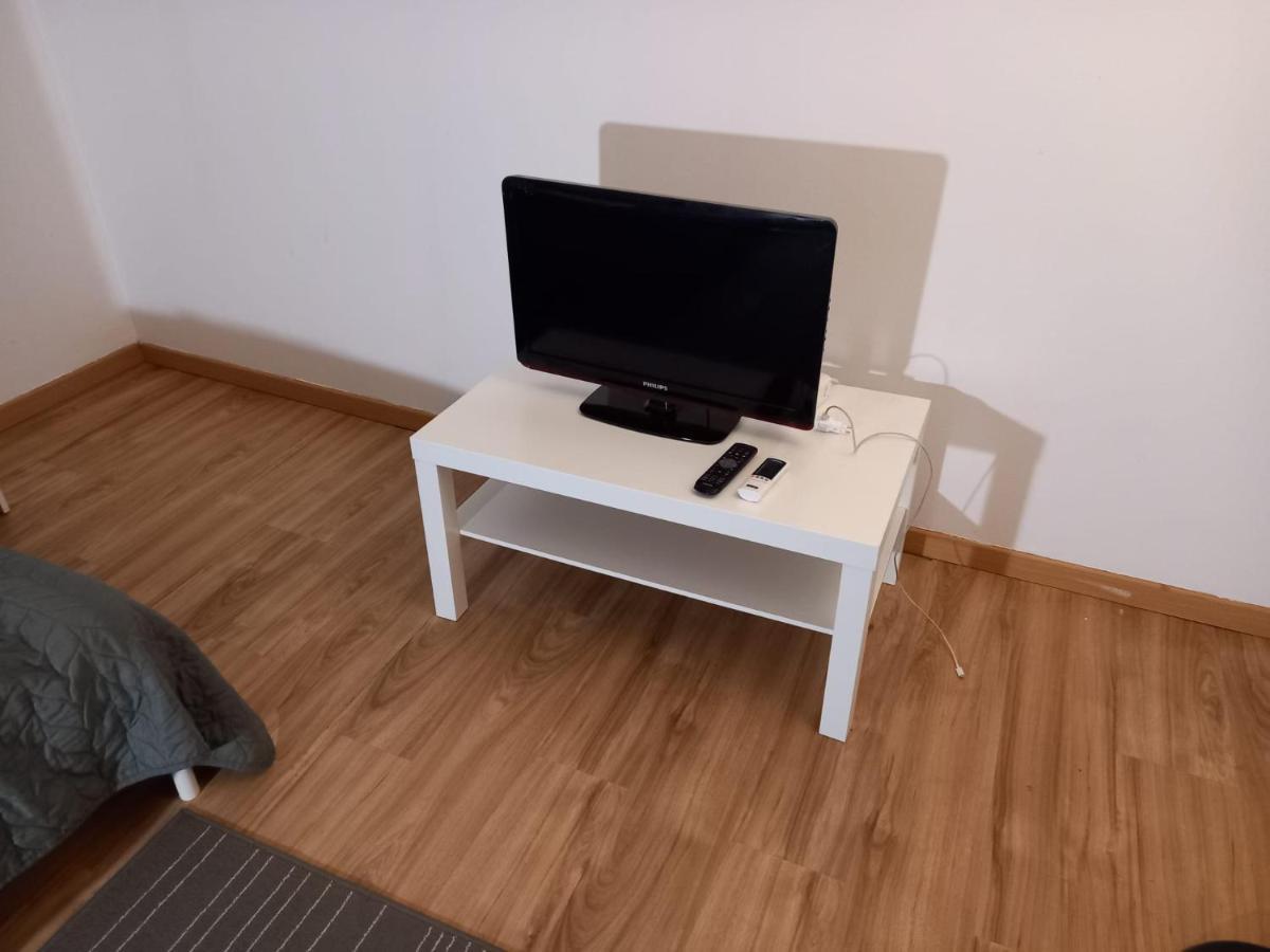 3 Hebergements - Au 1Er Etage 1 Appartement 2 Pieces Et Au 2Eme Etage Un Logement De 2 Chambres Louees Separement Avec Coin Cuisine Et Toilettes A Partager- Dans Pavillon Au Pied Du Rer B A 5 Minutes De Paris Et 30 Mn Stade De France Cachan Exterior foto