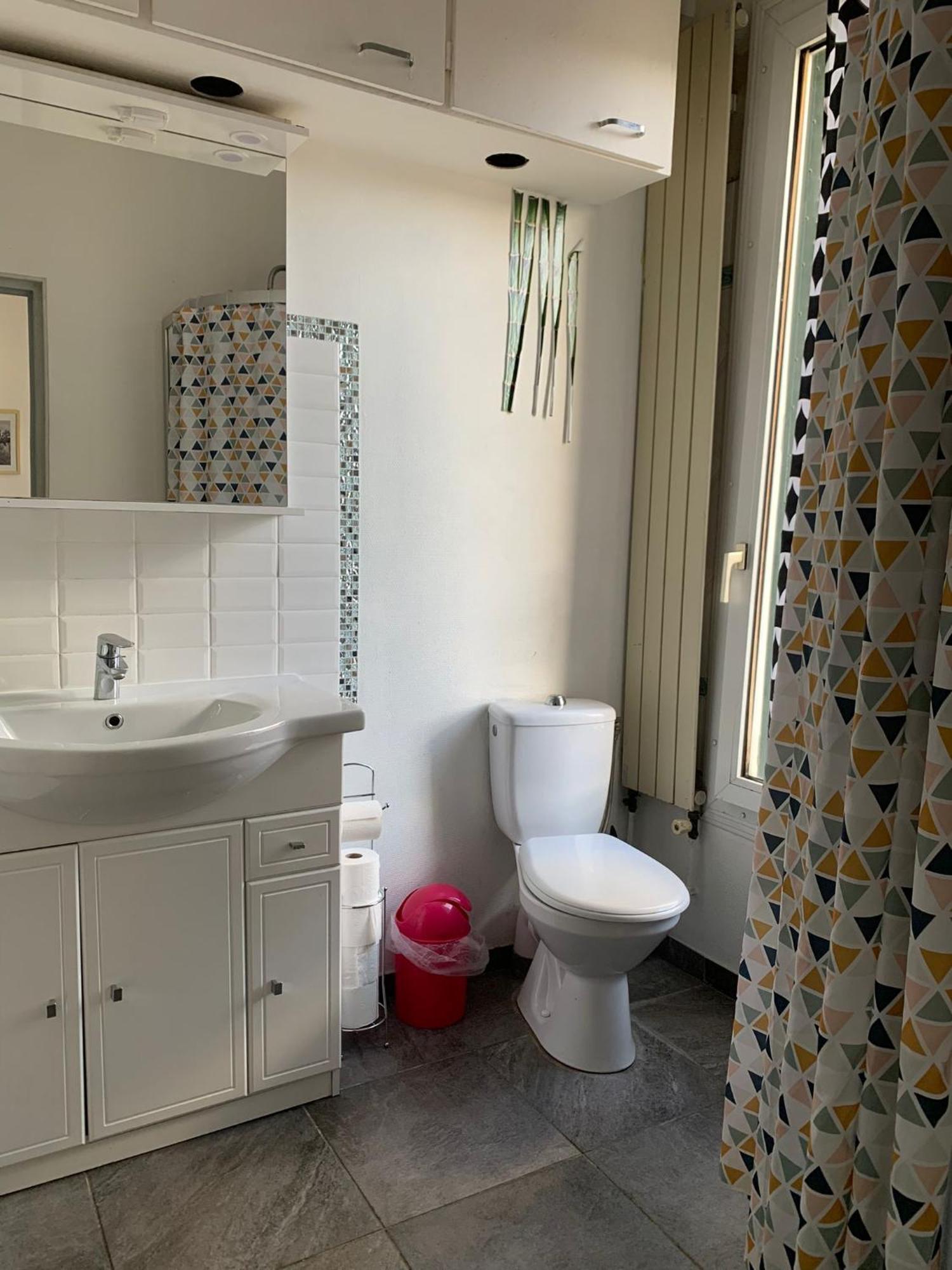 3 Hebergements - Au 1Er Etage 1 Appartement 2 Pieces Et Au 2Eme Etage Un Logement De 2 Chambres Louees Separement Avec Coin Cuisine Et Toilettes A Partager- Dans Pavillon Au Pied Du Rer B A 5 Minutes De Paris Et 30 Mn Stade De France Cachan Exterior foto
